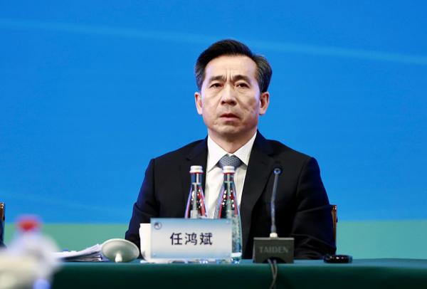 商務(wù)部部長助理任鴻斌：中國將繼續(xù)擴大能源對外開放