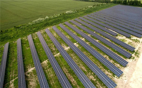 隆基向匈牙利11座光伏電站供應7.5MW高效單晶組件