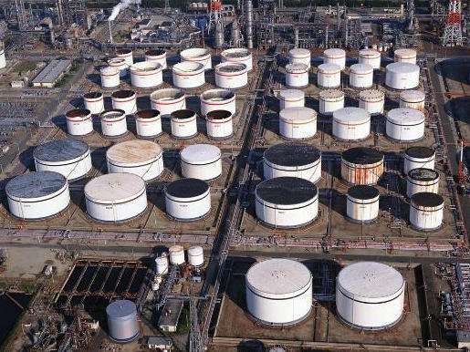 ​自然资源贫乏的日本正寻求加强其石油储备战略