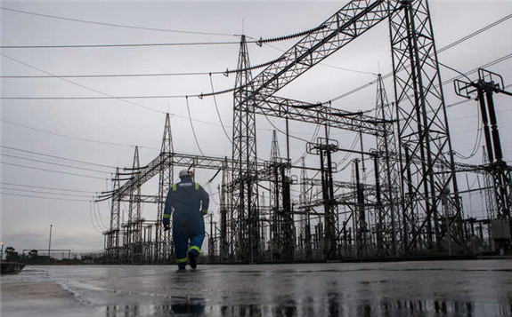 尼日利亚南部持续停电的抗议活动，整整10天首都陷入一片黑暗