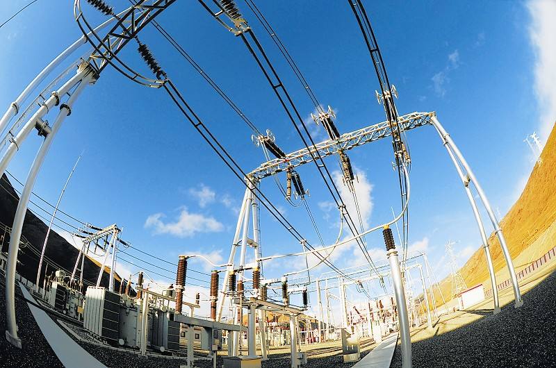 在世界屋脊上筑起“電力天路”夢