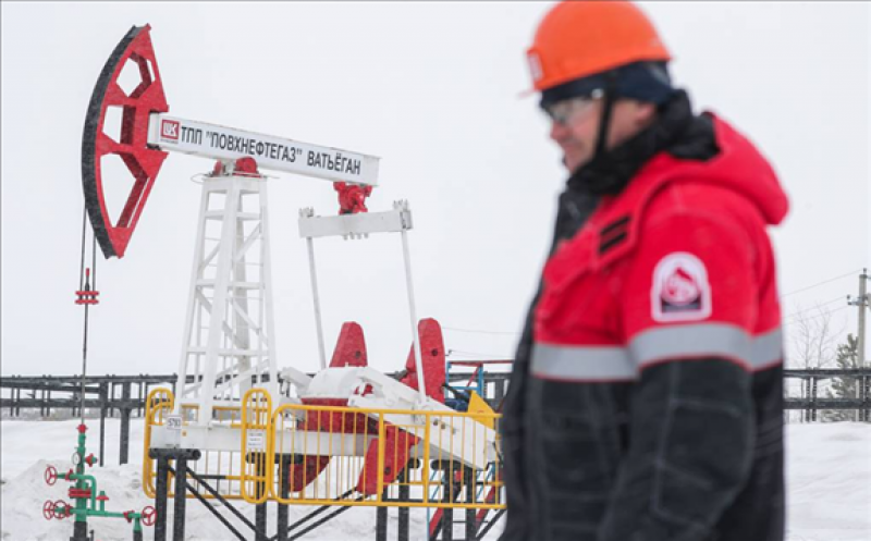 俄羅斯稱其支持對(duì)歐佩克及其生產(chǎn)國(guó)盟友石油減產(chǎn)的建議，油價(jià)上漲