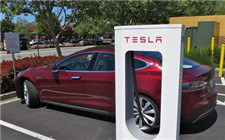 特斯拉在電動(dòng)汽車(chē)領(lǐng)域取不可撼動(dòng) 加快部署超級(jí)充電樁和超級(jí)充電站