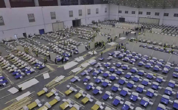 37小時不停工 武漢目前最大方艙醫院成功送電