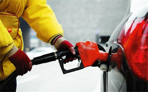 國內油價或迎史上最大跌幅 ，“地板價”保護機制是否會被觸發？