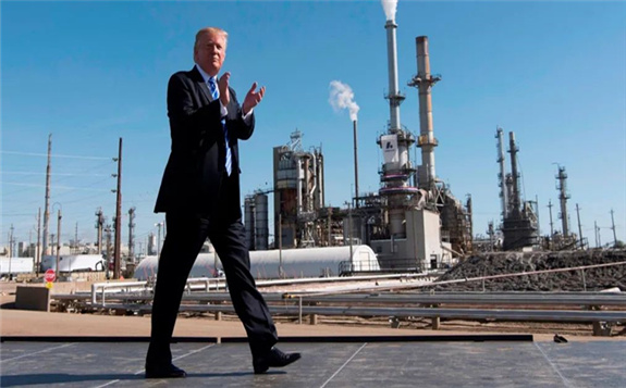 美国电动汽车市场：特朗普计划设定严格的里程标准