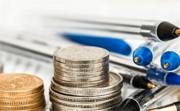 美国页岩油行业受价格战的猛烈冲击，惠廷石油成为首家破产企业