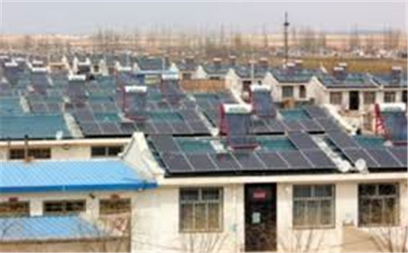 廣東龍川最大光伏扶貧電站首期并網發電