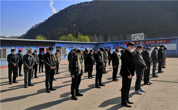 中煤三建二十九處職工以各種形式悼念抗疫犧牲烈士和逝世同胞