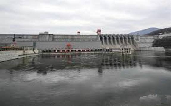 国家电网吉林丰满水电站4号机组投产发电