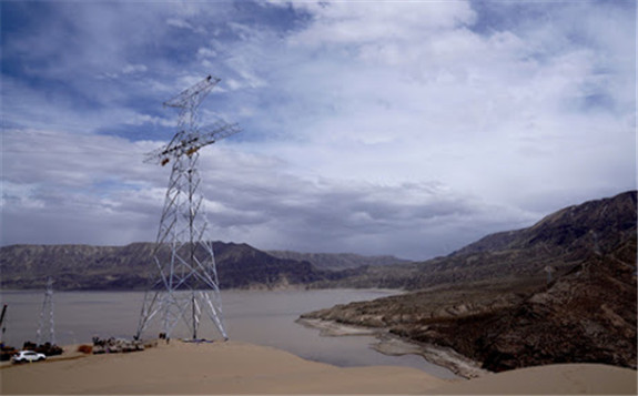 青豫±800千伏特高壓青海段全線貫通