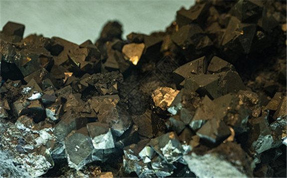 世界銀行發布《礦產品促氣候行動：清潔能源轉型的礦產消費強度》