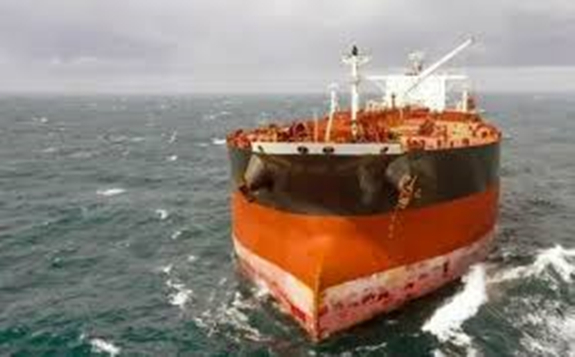 石油需求回升 油輪船隊在中國沿海港口排起長隊