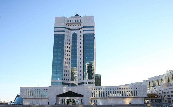 哈萨克斯坦下半年将继续实行石油减产