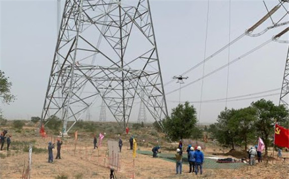 世界首條±1100千伏特高壓輸電線路帶電作業技術創新紀錄！