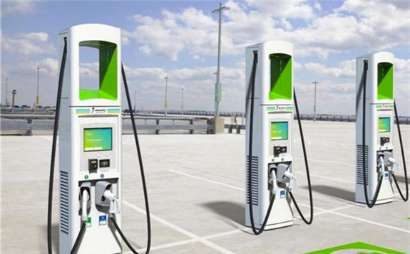 充電樁建設在政策加碼下按下“快進鍵”，也將帶動新能源汽車“加速跑”