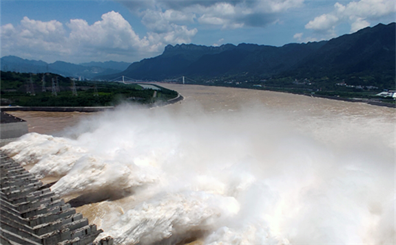 三峽水庫應(yīng)對長江2號洪水共攔蓄107億立方米水量！最大削峰率高達(dá)46.7%！