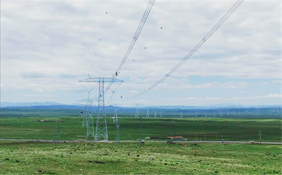 世界首條清潔能源特高壓通道通過試運(yùn)行考核
