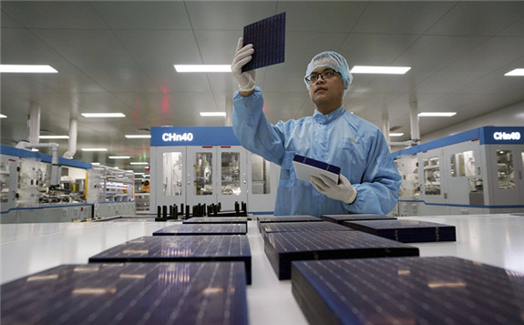 中国光伏短短10年掀翻欧美，走上超越自己之路