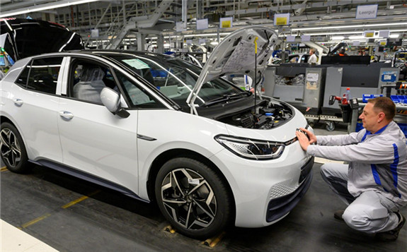 北汽與國網(wǎng)電動(dòng)汽車簽約 促進(jìn)汽車與能源產(chǎn)業(yè)深度融合