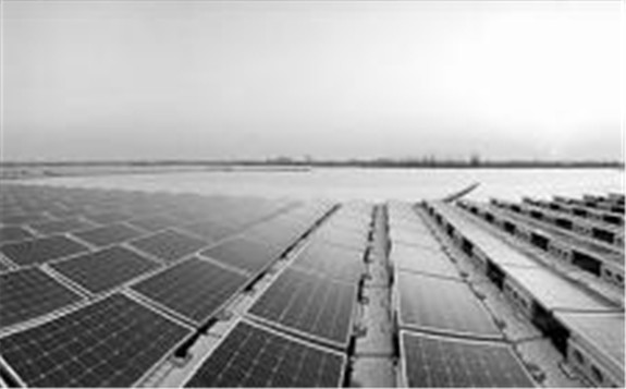 光伏组件：“扎堆”退役，无力回收