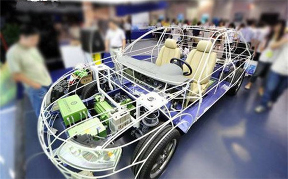 新能源汽車產銷量今年首現正增長 動力電池裝機量增速明顯