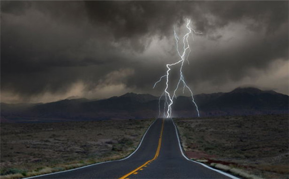 美國墨西哥灣面臨雙重颶風襲擊，目前已造成大約13％的石油生產被關閉