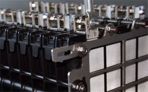 動力電池業全球化面臨的挑戰與機遇