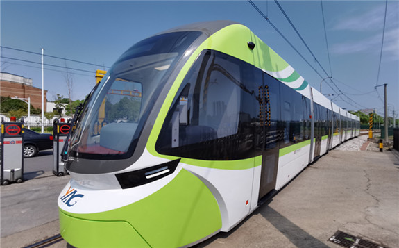 全球首列機場捷運儲能式有軌電車下線