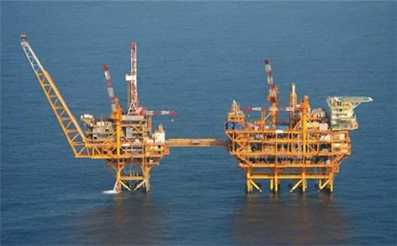 沙特能源大臣宣布：沙特阿美在沙北部地区发现了两处新的油气田