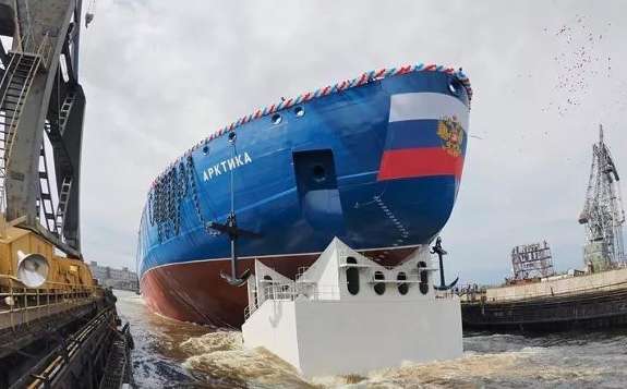 世界最大最強核動力破冰船“北極”號正式起航前往北極摩爾曼斯克港進行冰面測試
