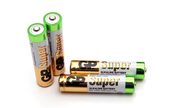 新石墨烯超级电池充电时间只有 15 秒