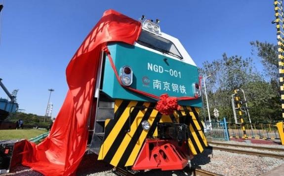 國(guó)內(nèi)首輛新型智能電池組動(dòng)力貨運(yùn)機(jī)車運(yùn)行