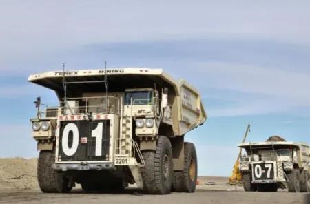 世界首個極寒工況5G+220噸無人駕駛卡車編組進入神寶能源露天煤礦試運行