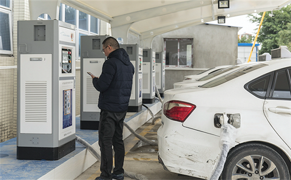 多部门有关负责人介绍《新能源汽车产业发展规划(二〇二一—二〇三五年)》有关情况