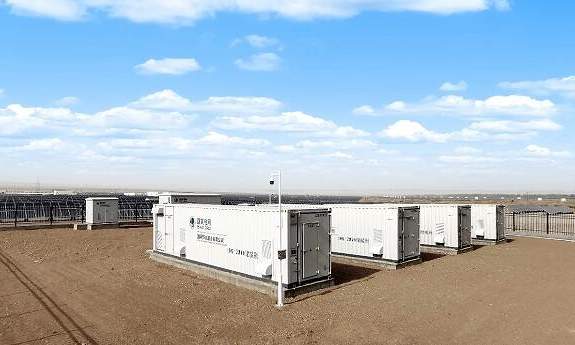 新疆積極推進發電側光伏儲能項目應用示范