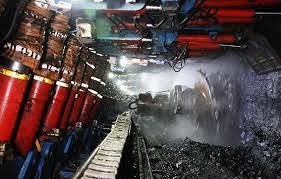 山東能源棗礦高煤公司成功應用深孔爆破斷頂預裂技術