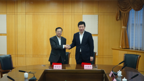 上海嘉定與大連簽訂《申報國家首批燃料電池汽車示范(大連)城市群合作協議》