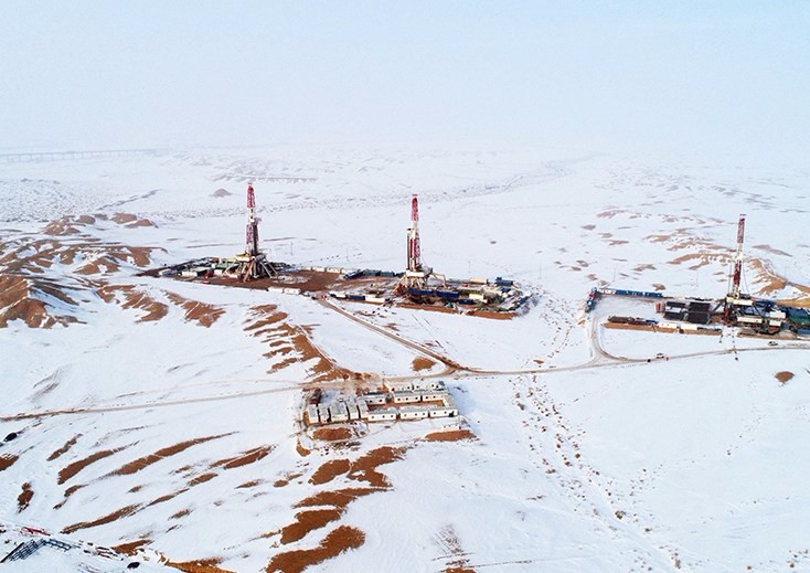 克拉瑪依油田證實新疆準噶爾盆地“東西并進”的油氣勘探開發格局