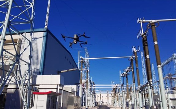 中國(guó)實(shí)現(xiàn)800千伏電網(wǎng)特高壓換流站無(wú)人機(jī)全自動(dòng)巡檢