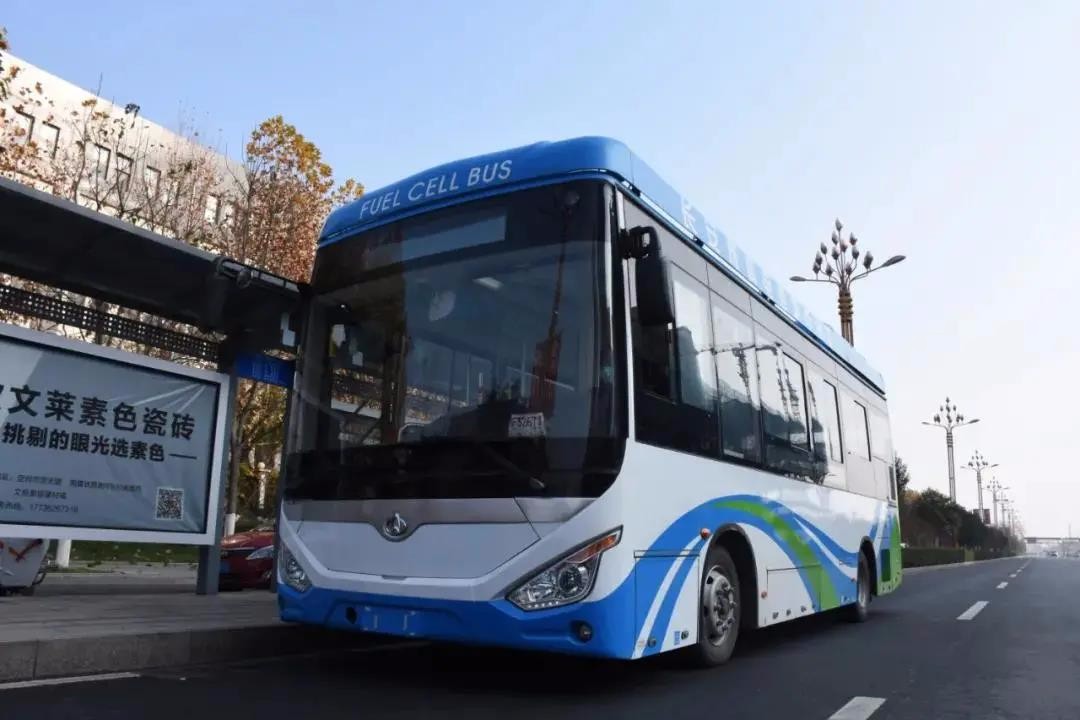 河北定州首輛燃料電池城市客車完成道路示范運行