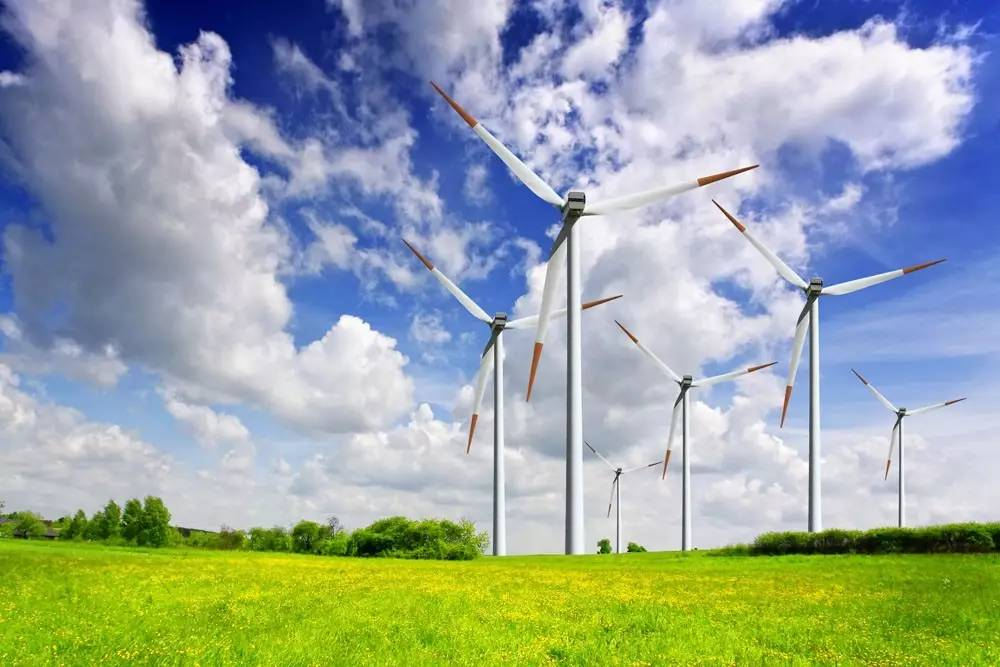 章建华：十四五期间切实推动新疆能源高质量发展，增加风光等清洁电力就地消纳利用
