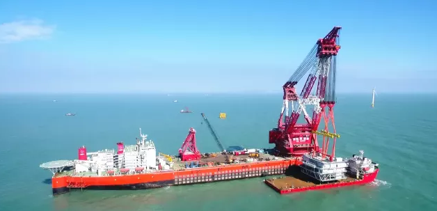 振華重工順利完成兩個風(fēng)電場海上升壓站吊裝作業(yè)