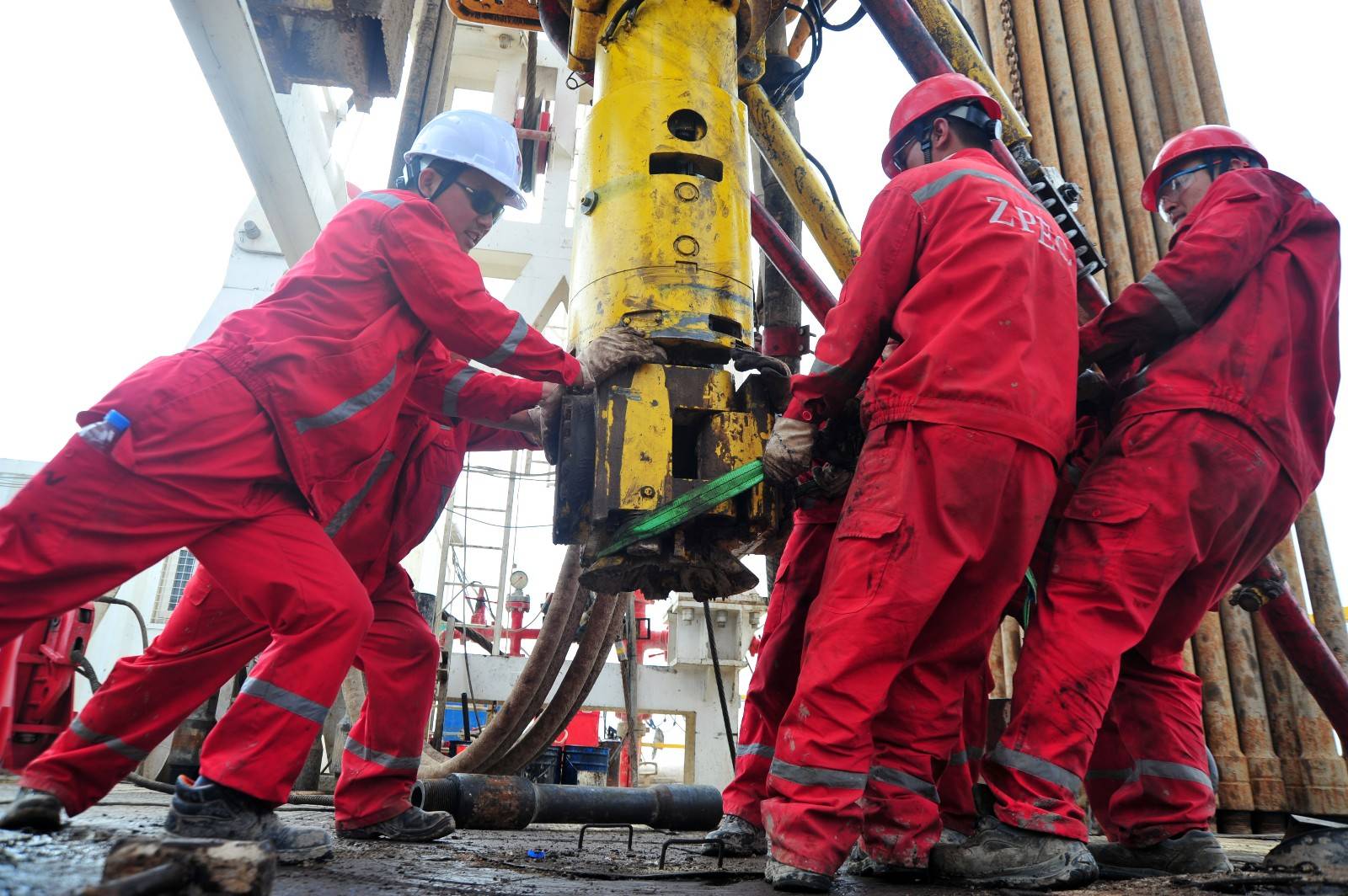 中曼石油：新签订单大幅增长，海内外业务持续发力
