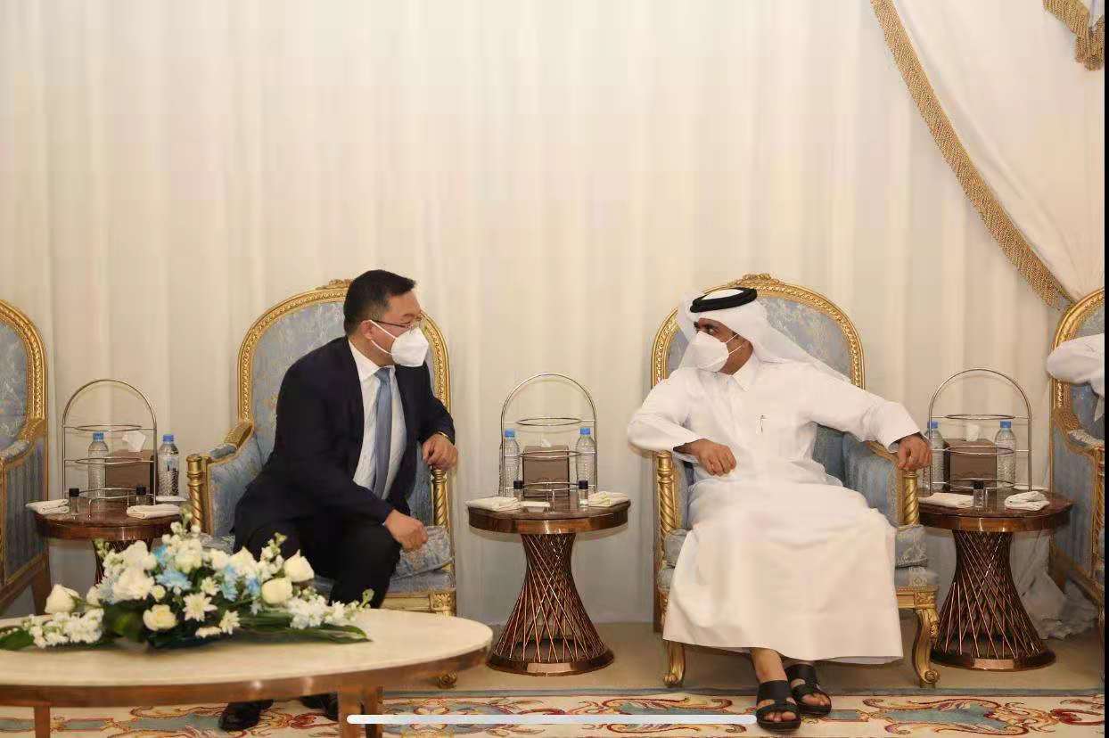 周剑大使出席卡塔尔电动公交和充电站启用仪式