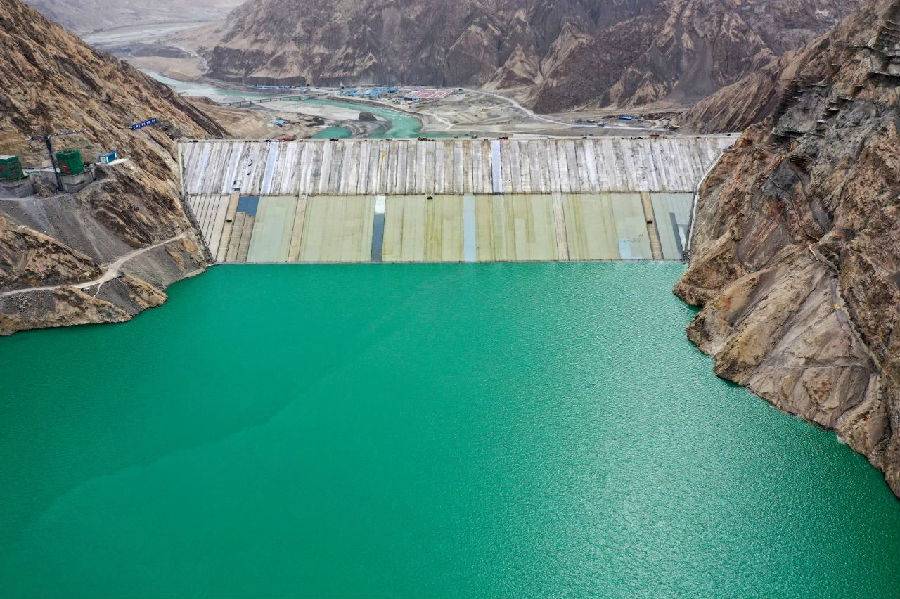 “新疆三峡”阿尔塔什水利枢纽工程并网发电