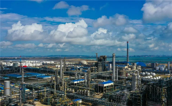 海峽兩岸最大石化產業合作項目建成投產