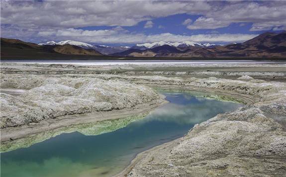 西藏珠峰宣布锂盐湖项目开工 “一体两翼”战略再获重要进展
