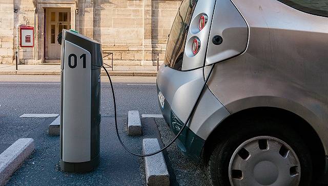 新能源专属车险可在线投保 新车险如何影响车主的保费?