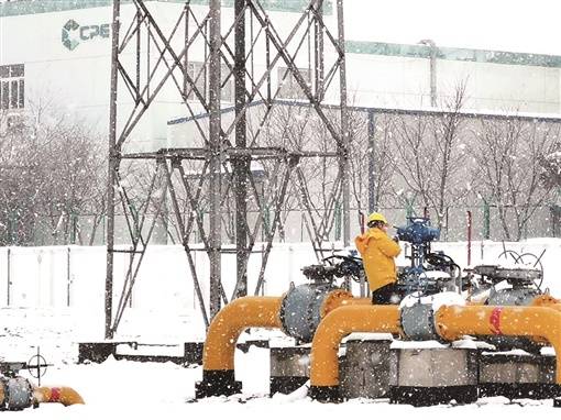 湖北日报：电往企业去暖流入万家 迎峰度冬保障能源供给